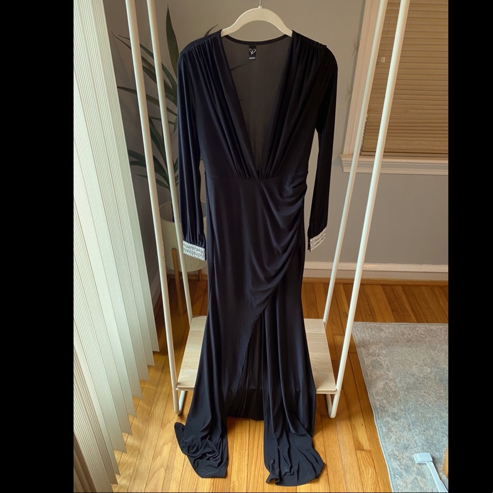 Low Cut Long Sleeve Black Dress